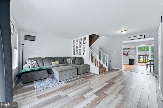 215 N BRIDLEWOOD DR, Newark, DE 19702