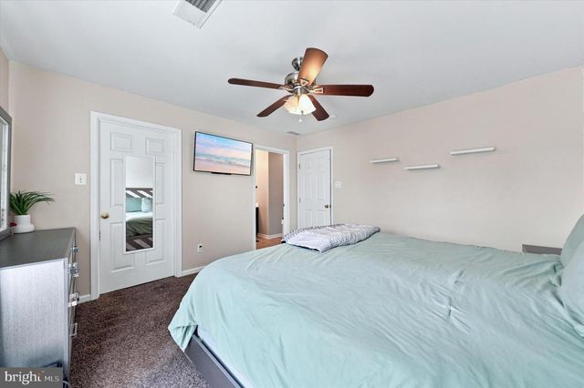 215 N BRIDLEWOOD DR, Newark, DE 19702