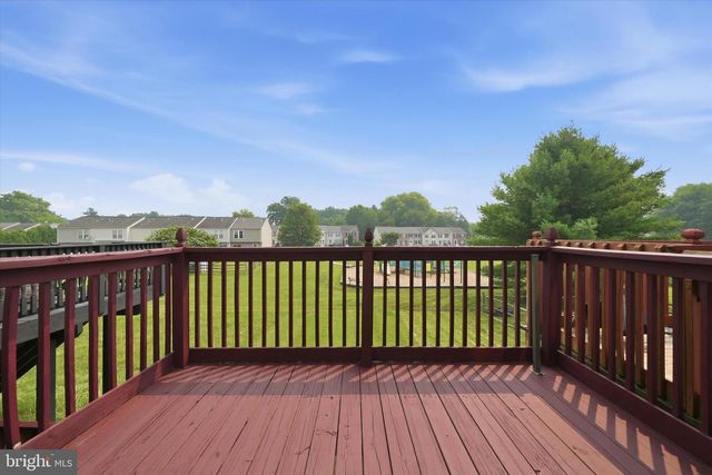 215 N BRIDLEWOOD DR, Newark, DE 19702