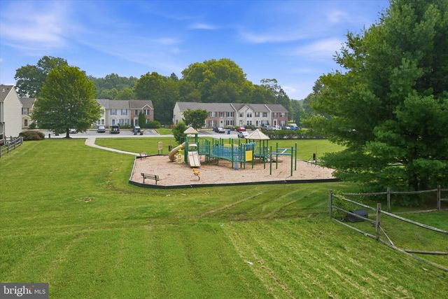 215 N BRIDLEWOOD DR, Newark, DE 19702