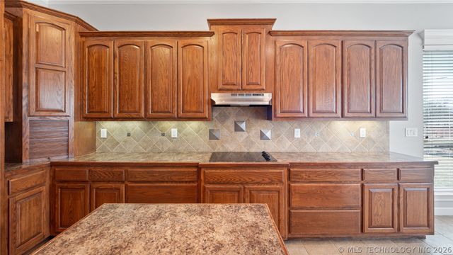 4301 N Walnut Avenue, Broken Arrow, OK 74012