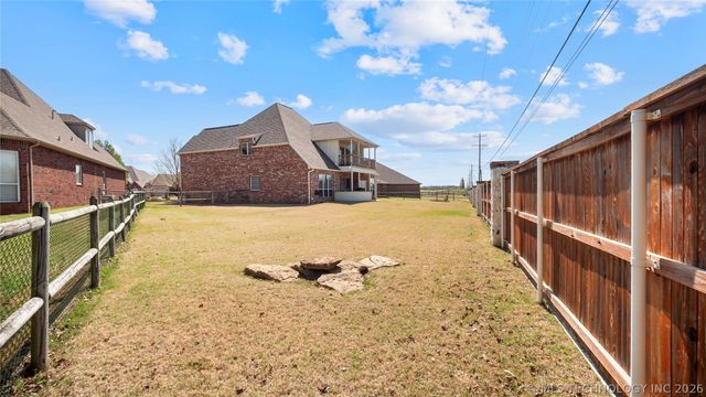 4301 N Walnut Avenue, Broken Arrow, OK 74012