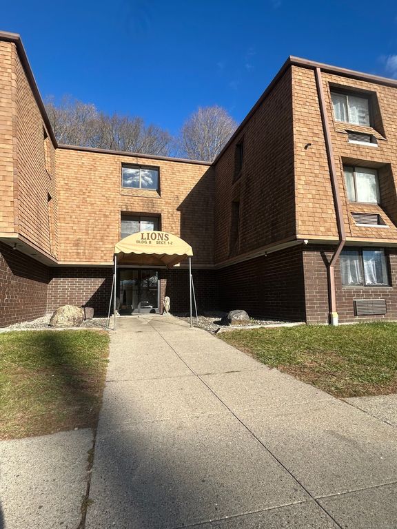126 Triangle Street APT B13, Danbury, CT 06810