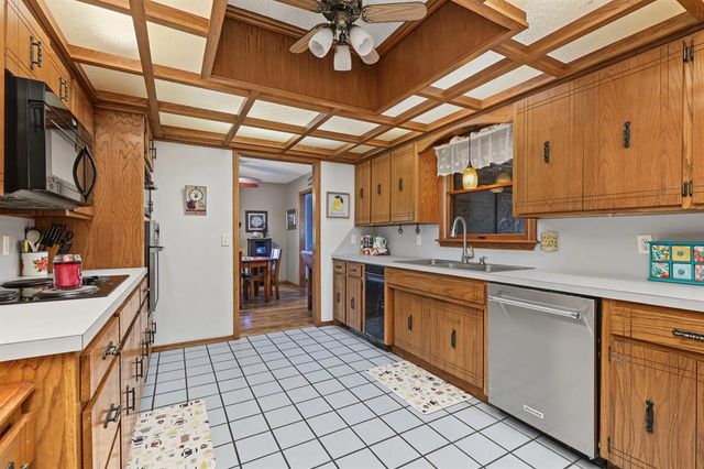 106800 S 3450 Road, Meeker, OK 74855