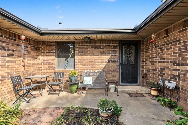 106800 S 3450 Road, Meeker, OK 74855