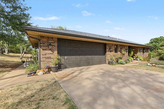 106800 S 3450 Road, Meeker, OK 74855