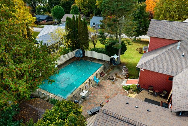 8195 5th Street, Onekama, MI 49675