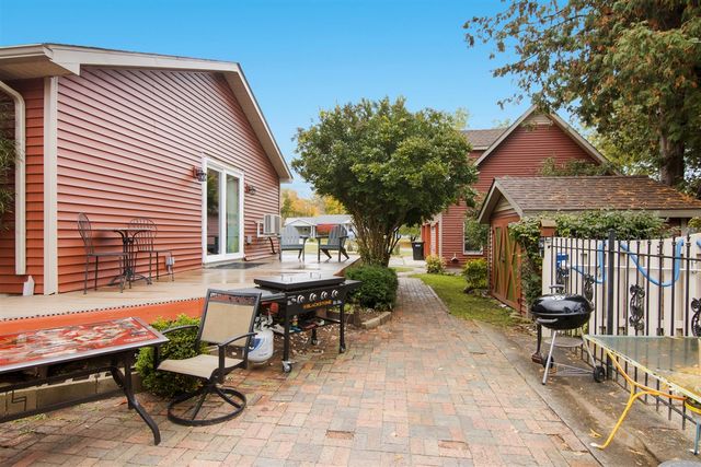 8195 5th Street, Onekama, MI 49675