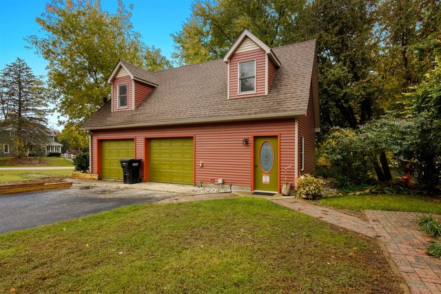 8195 5th Street, Onekama, MI 49675