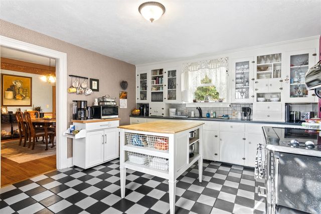 8195 5th Street, Onekama, MI 49675