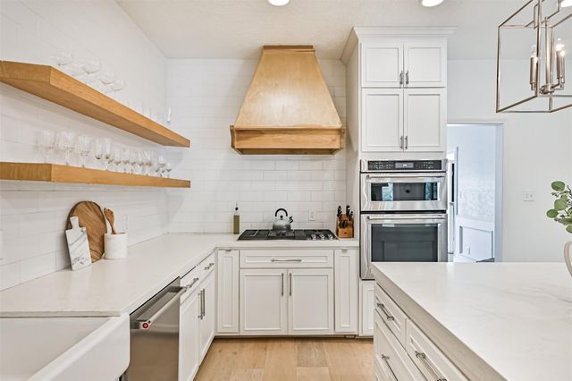 11 Haverford Lane, Friendswood, TX 77546