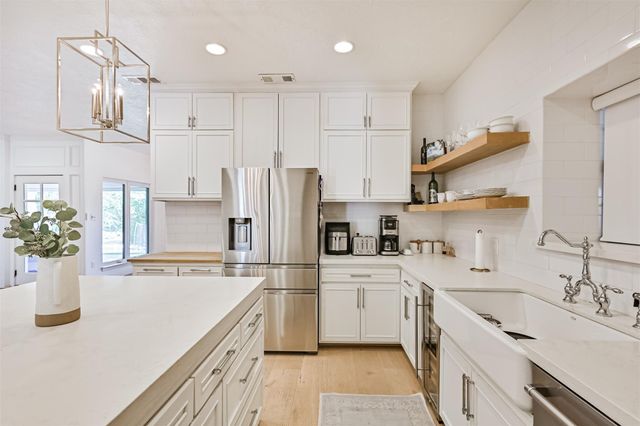 11 Haverford Lane, Friendswood, TX 77546
