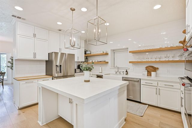11 Haverford Lane, Friendswood, TX 77546