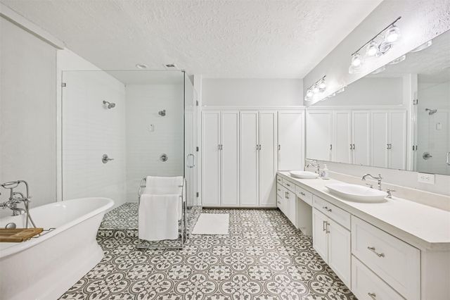 11 Haverford Lane, Friendswood, TX 77546