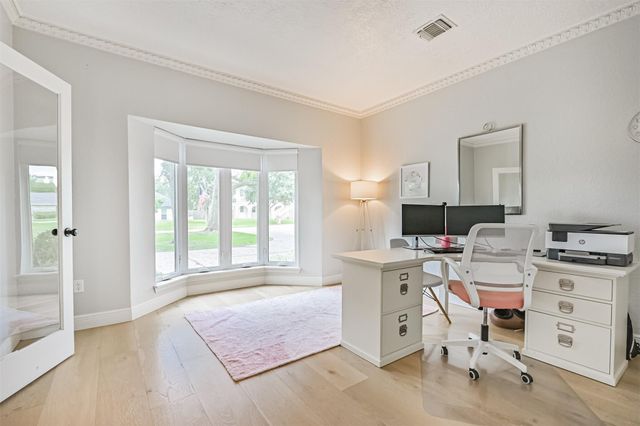 11 Haverford Lane, Friendswood, TX 77546
