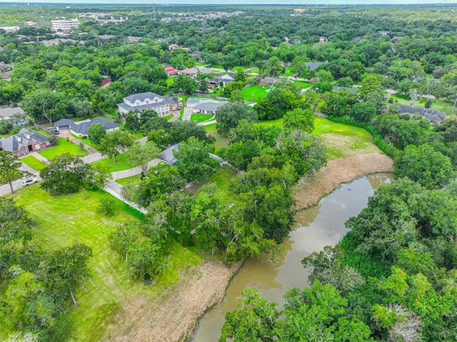 11 Haverford Lane, Friendswood, TX 77546