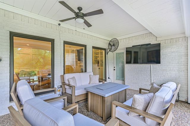 11 Haverford Lane, Friendswood, TX 77546