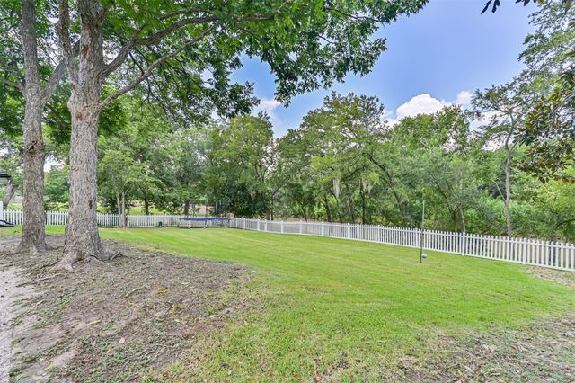 11 Haverford Lane, Friendswood, TX 77546