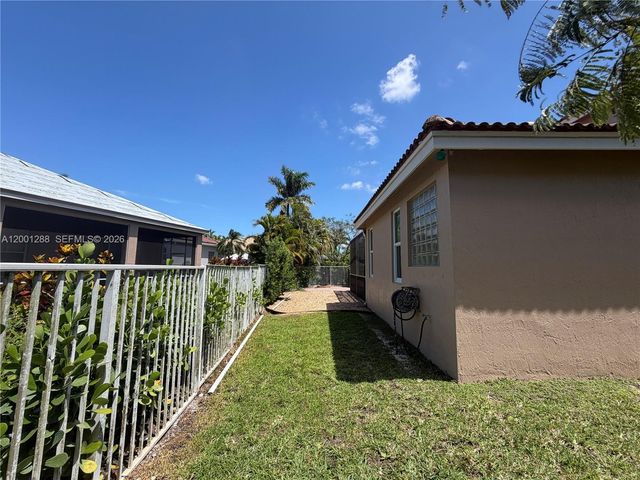 1816 Aspen Ln, Weston, FL 33327