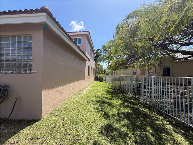 1816 Aspen Ln, Weston, FL 33327