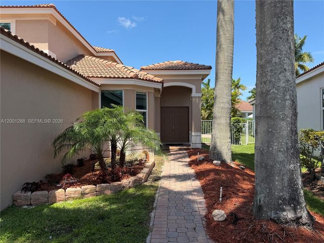 1816 Aspen Ln, Weston, FL 33327
