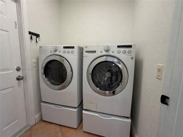 1816 Aspen Ln, Weston, FL 33327