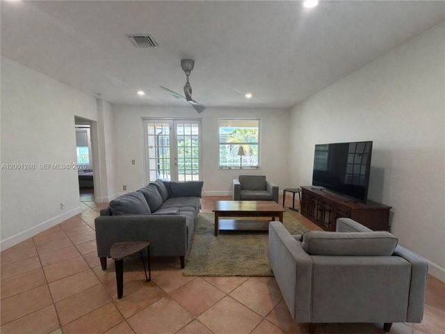 1816 Aspen Ln, Weston, FL 33327