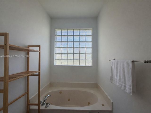 1816 Aspen Ln, Weston, FL 33327