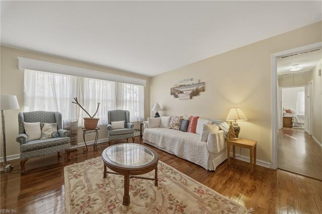 809 Seward LN, Virginia Beach, VA 23451