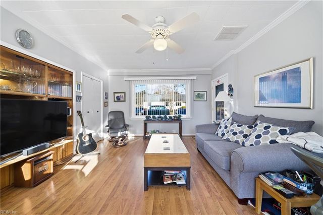 809 Seward LN, Virginia Beach, VA 23451