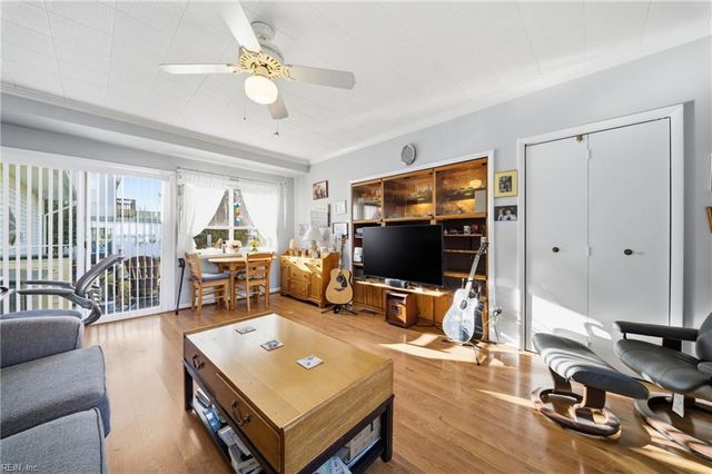 809 Seward LN, Virginia Beach, VA 23451