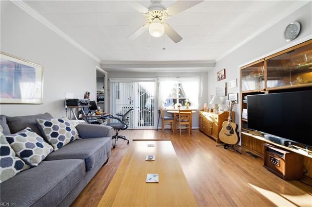 809 Seward LN, Virginia Beach, VA 23451