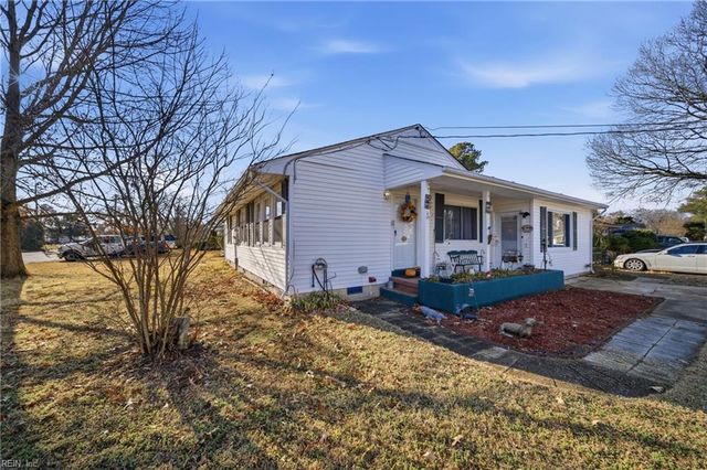 809 Seward LN, Virginia Beach, VA 23451