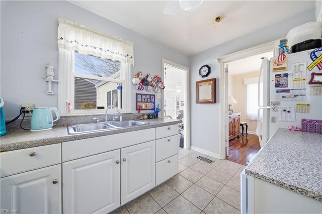 809 Seward LN, Virginia Beach, VA 23451