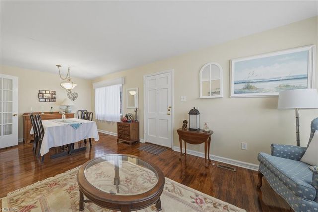 809 Seward LN, Virginia Beach, VA 23451