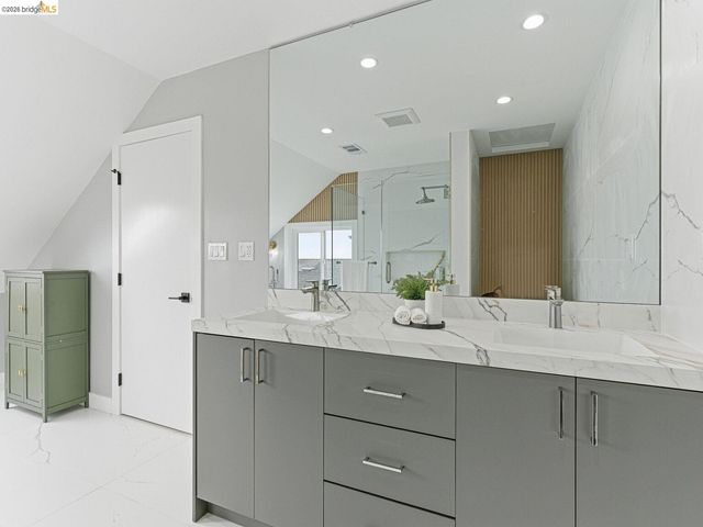 857 Balra Dr, El Cerrito, CA 94530