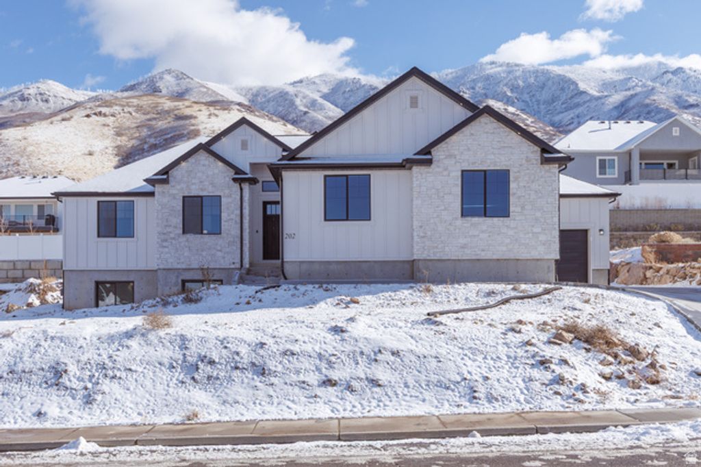 202 N OH HENRY ST, Santaquin, UT 84655