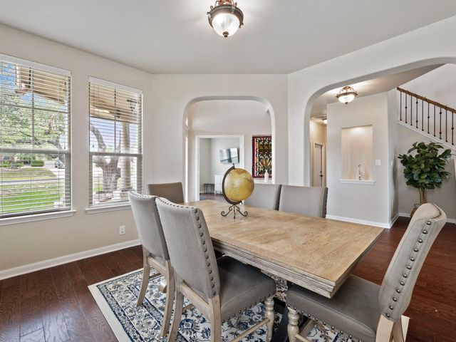 17903 Linkhill DR, Dripping Springs, TX 78620