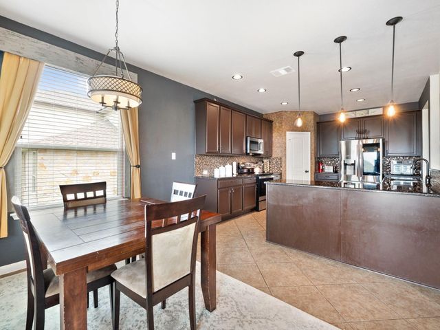 17903 Linkhill DR, Dripping Springs, TX 78620