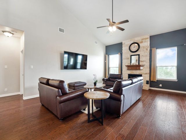 17903 Linkhill DR, Dripping Springs, TX 78620