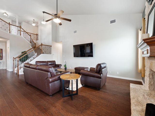 17903 Linkhill DR, Dripping Springs, TX 78620