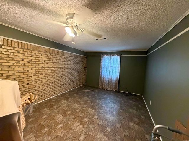 2315 Oakwood Road, Pine Bluff, AR 71603