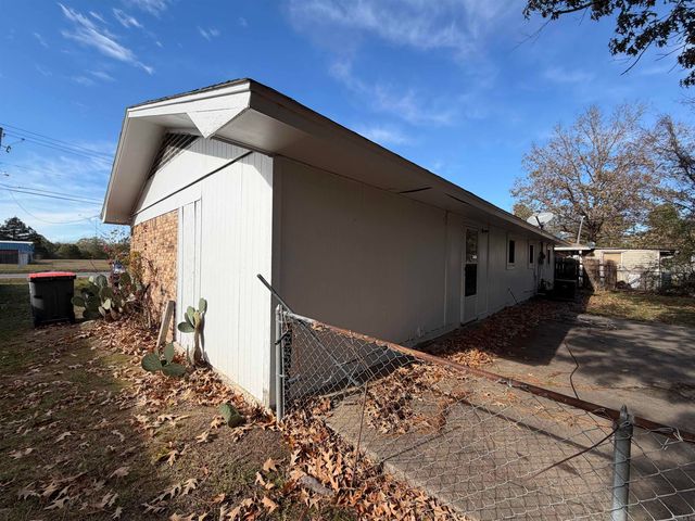 2315 Oakwood Road, Pine Bluff, AR 71603