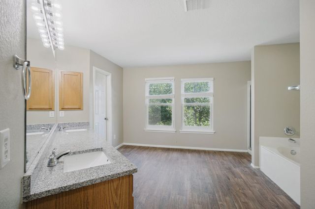 1221 Faber DR, Pflugerville, TX 78660