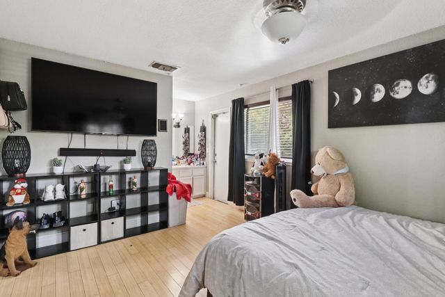 2716 Zachman Way, Carmichael, CA 95608