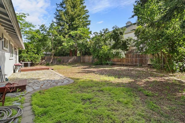 2716 Zachman Way, Carmichael, CA 95608