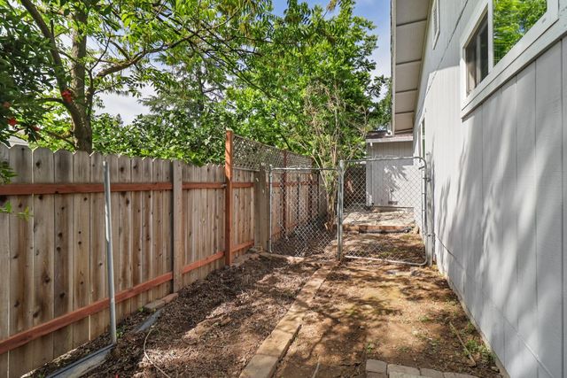 2716 Zachman Way, Carmichael, CA 95608