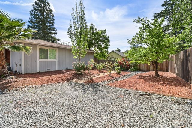 2716 Zachman Way, Carmichael, CA 95608