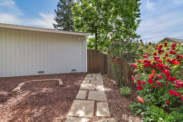 2716 Zachman Way, Carmichael, CA 95608