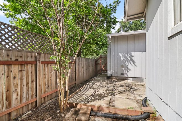 2716 Zachman Way, Carmichael, CA 95608